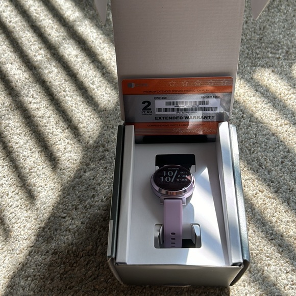 NWT/NIB Garmin Lily 2 Lavender Smartwatch - Picture 4 of 4